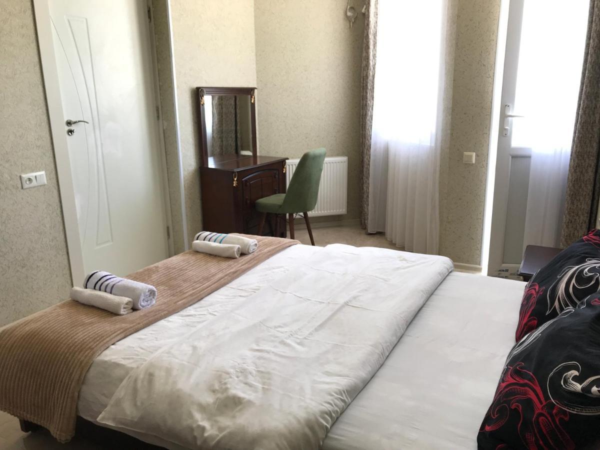Apartment By The Sea Batumi Bagian luar foto